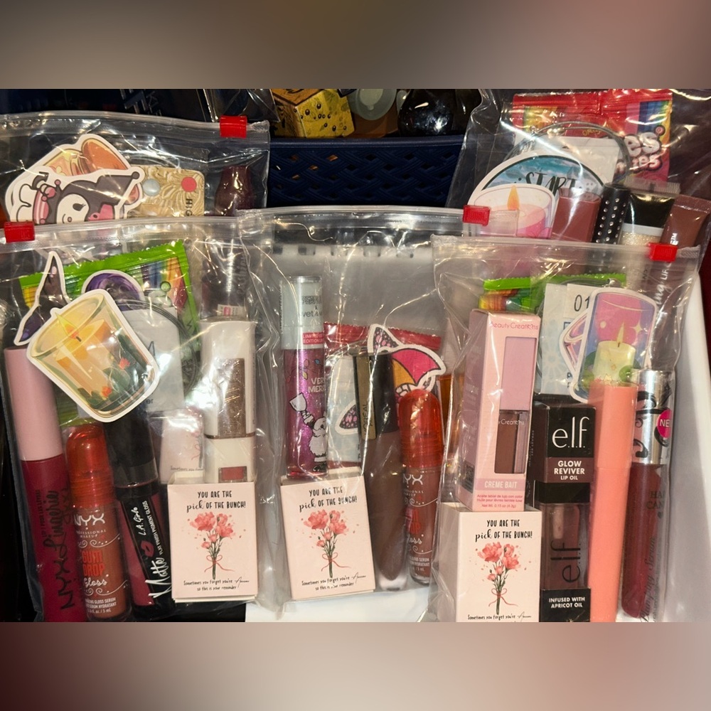 Lippie Mystery Bags (1 bag per order) - Picture 4 of 4